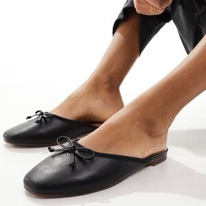 ASOS Design Lucia Black Bow Mule Bow Flats Women’s Sz 7 💛🎀